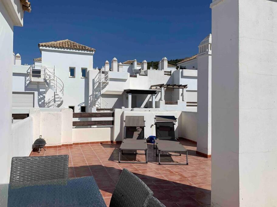 Penthouse Seaview And Golf Valle Romano Estepona Bagian luar foto
